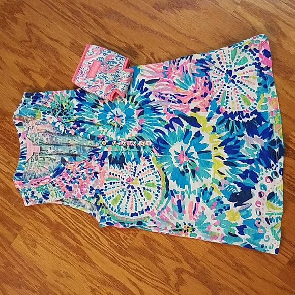 🔥🔥Lilly Pulitzer blouse with koozie - Picture 4 of 10